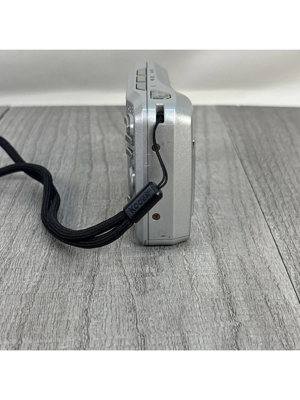 Kodak EasyShare C1505 Digital Camera Silver 12MP 5x Zoom Complete In Box Case